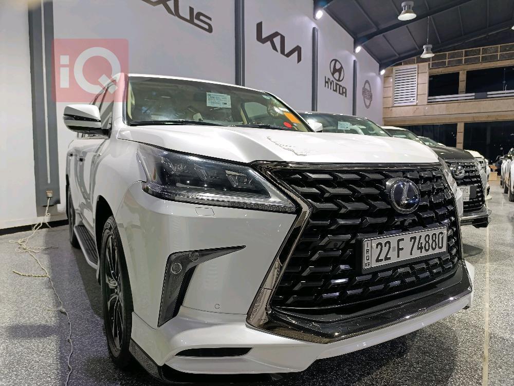 Lexus LX